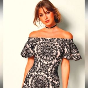 Venus Black and tan print blouse size large